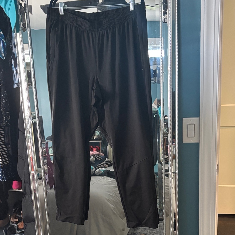 DSG Men's Black Joggers